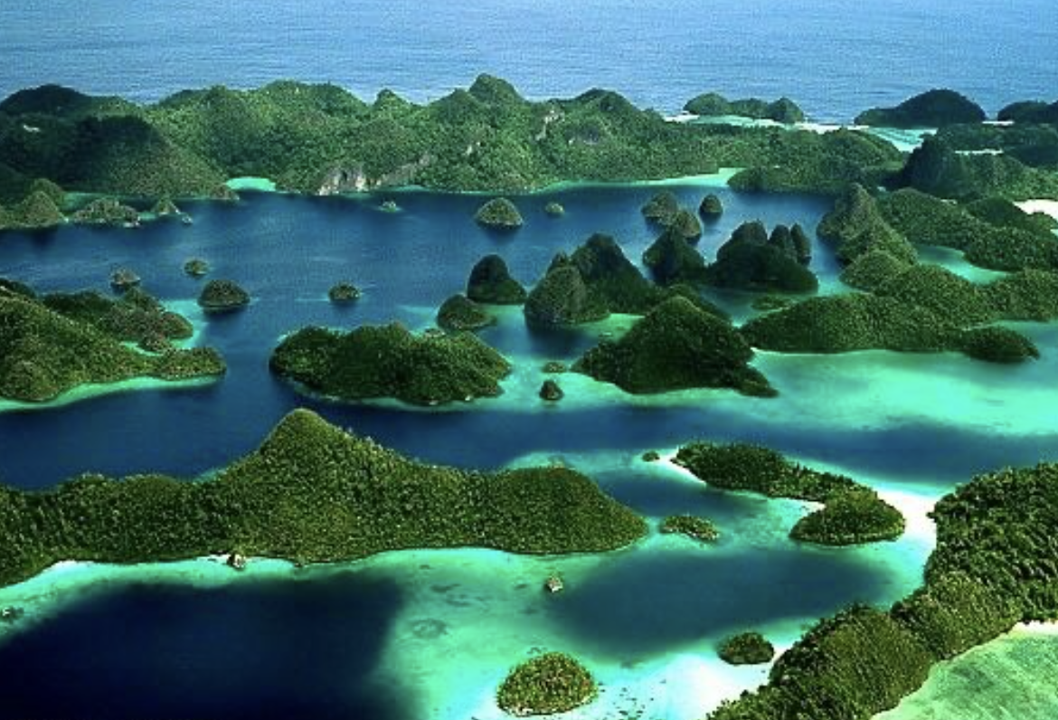 10 Destinasi Wisata Alam Terindah di Raja Ampat, Papua