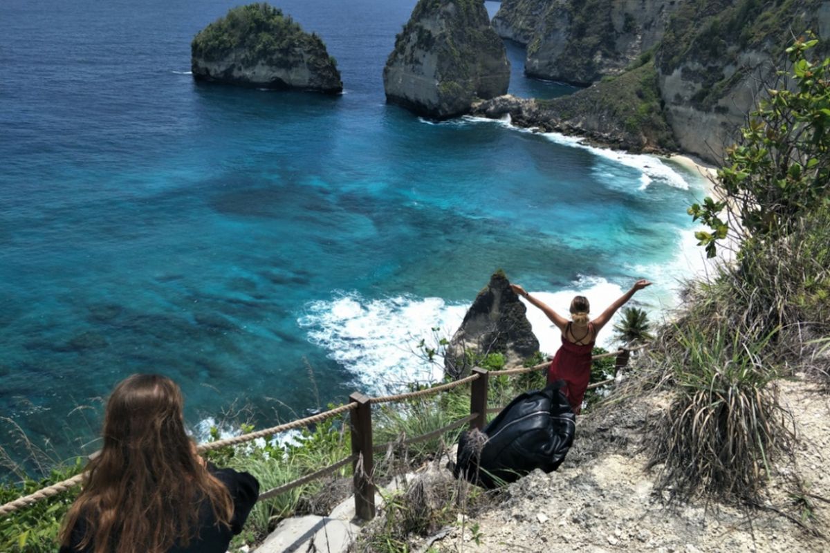 LIBURAN SERU DI PULAU NUSA PENIDA: TEMPAT WISATA INSTAGRAMABLE DAN EKSOTIS