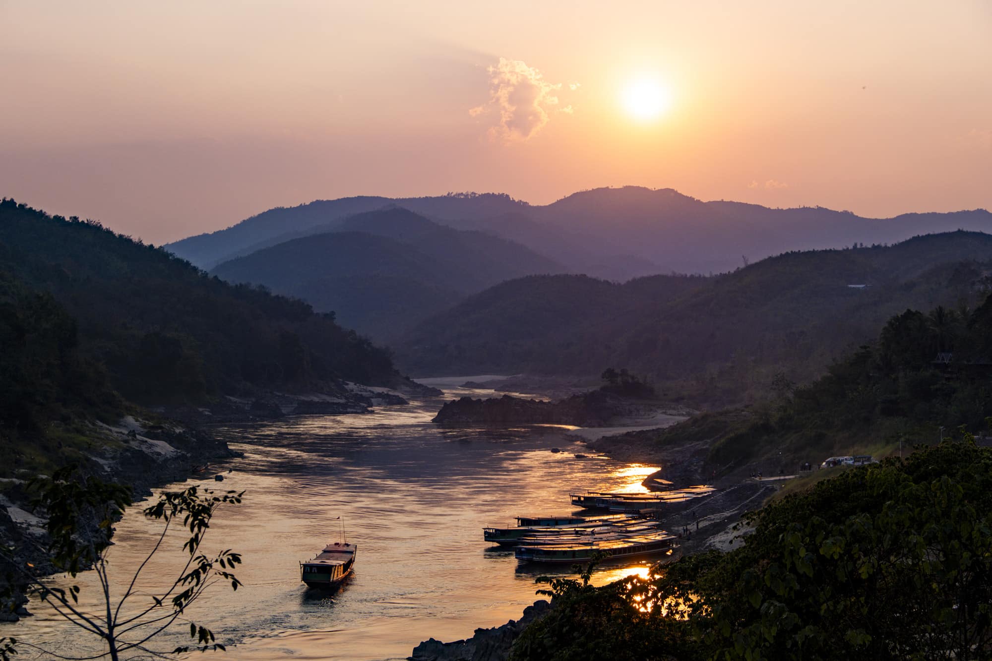 Pesona Wisata Luang Prabang dan Sungai Mekong di Laos