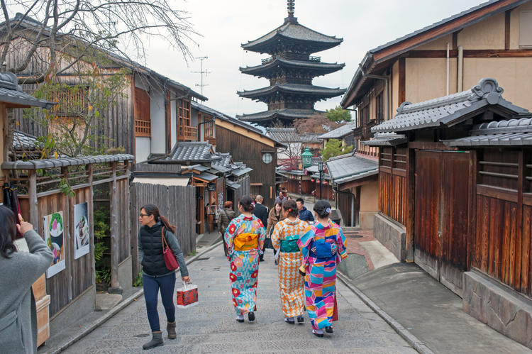 Wisata Budaya di Kyoto: Tradisi dan Kuil Kuno di Jepang