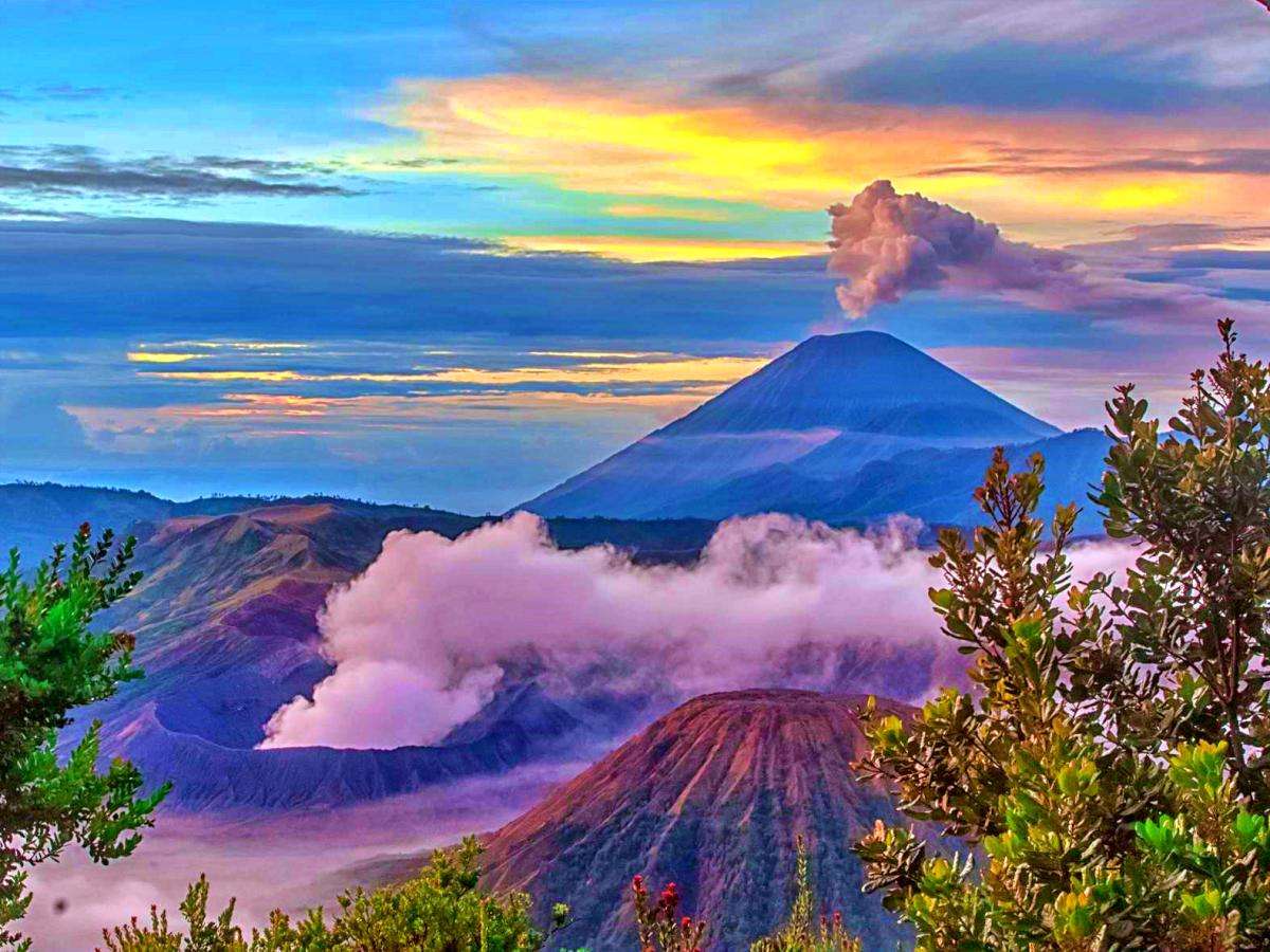 Wisata Ekstrem di Bromo: Menyaksikan Sunrise dan Pasir Berbisik