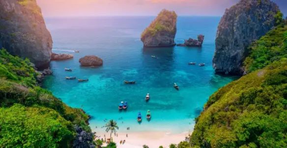 Menikmati Keindahan Alam di Krabi, Thailand: Pulau dan Pantai Eksotis yang Memikat