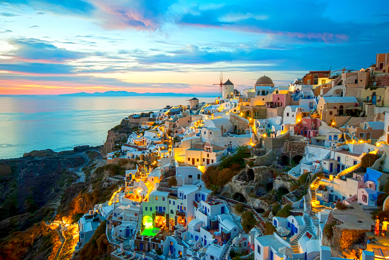 Liburan di Santorini, Yunani: Keindahan Pantai dan Arsitektur Klasik yang Memikat