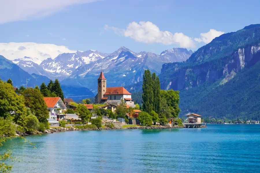 Menikmati Keindahan Alam Swiss: Pegunungan Alpen dan Danau Lucerne